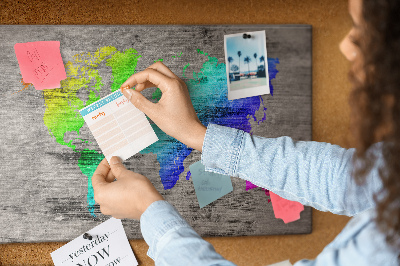 Tableau en liège Carte du monde colorée sur fond gris