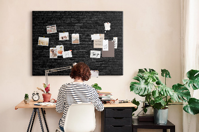 Tableau affichage liège Gros plan sur un mur de briques sombres et texturées