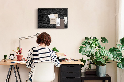 Tableau affichage liège Gros plan sur un mur de briques sombres et texturées