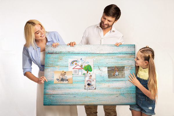 Tableau de liège Planche en bois dans les tons de bleu.