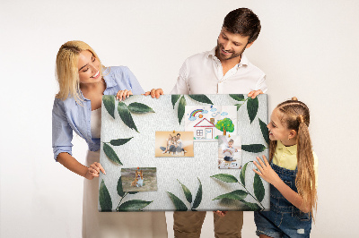 Tableau en liège Feuilles disposées dans un arrangement délicat et minimaliste