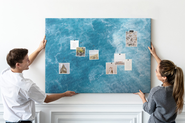 Tableau en liège Le bleu profond des vagues et de l'écume de la mer