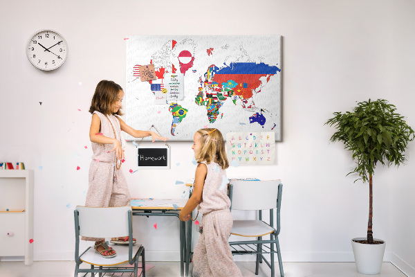 Tableau affichage liège Carte du monde avec les drapeaux des pays