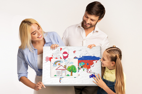 Tableau affichage liège Carte du monde avec les drapeaux des pays