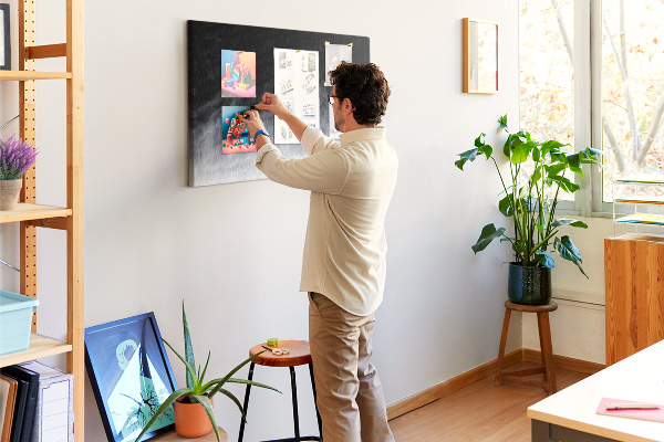 Tableau en liège Danse sensuelle du brouillard sur fond noir
