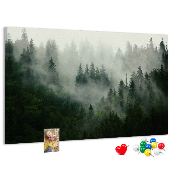 Tableau de liège Une forêt brumeuse à l'atmosphère mystérieuse.