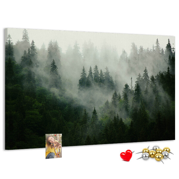 Tableau de liège Une forêt brumeuse à l'atmosphère mystérieuse.