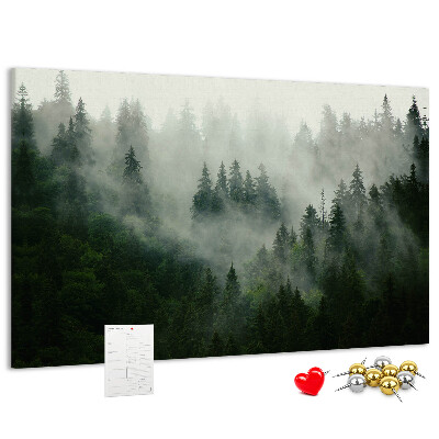 Tableau de liège Une forêt brumeuse à l'atmosphère mystérieuse.