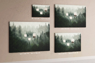 Tableau de liège Une forêt brumeuse à l'atmosphère mystérieuse.