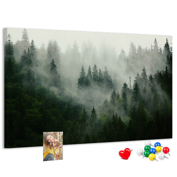 Tableau de liège Une forêt brumeuse à l'atmosphère mystérieuse.
