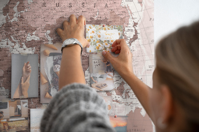Tableau affichage liège Une carte du monde dans des tons de rose.