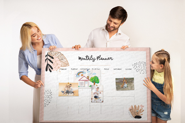 Tableau de liège Un agenda mensuel élégant orné de motifs floraux