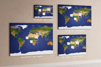 Tableau affichage liège Carte du monde avec des punaises de couleur.