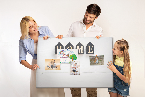 Tableau affichage liège Lettres stylisées sur fond en bois