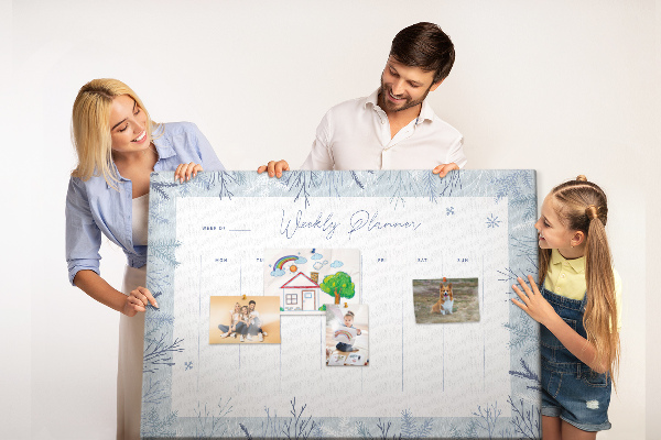 Tableau de liège Plan de semaine d'hiver avec un motif délicat.