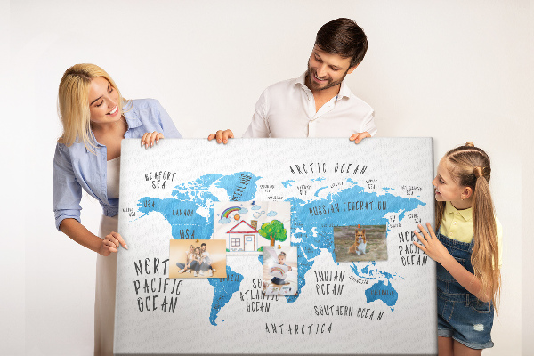 Tableau de liège Carte du monde avec les noms des océans et des pays
