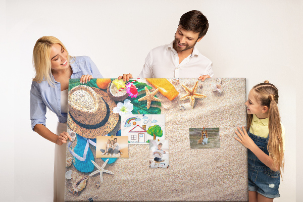 Tableau de liège Souvenirs d'été à la plage avec accessoires