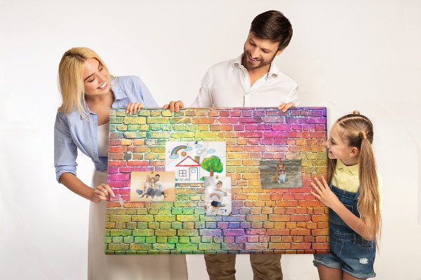 Tableau affichage liège Mur de briques colorées dans un arc-en-ciel