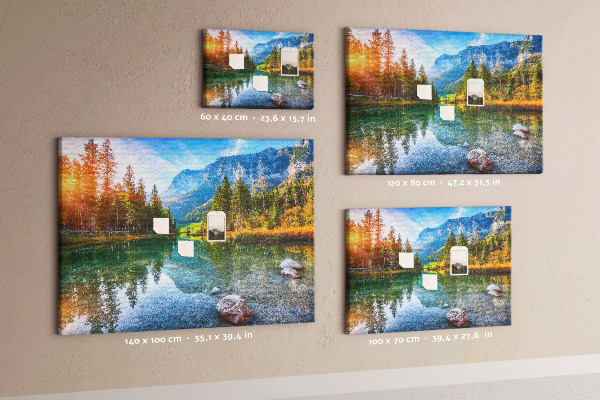 Tableau de liège Un paysage montagneux pittoresque avec un lac