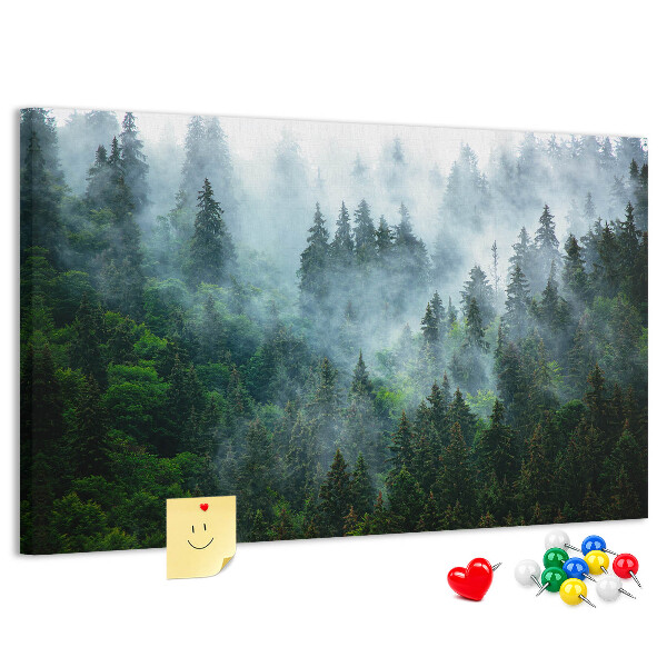 Tableau en liège Paysage de forêt brumeuse avec des pins