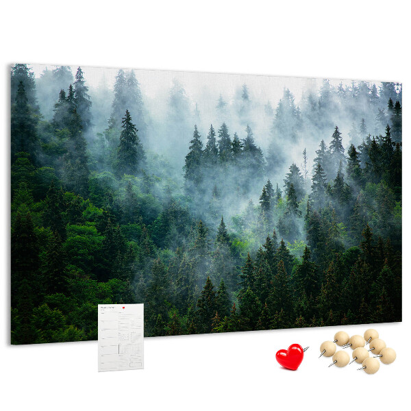 Tableau en liège Paysage de forêt brumeuse avec des pins
