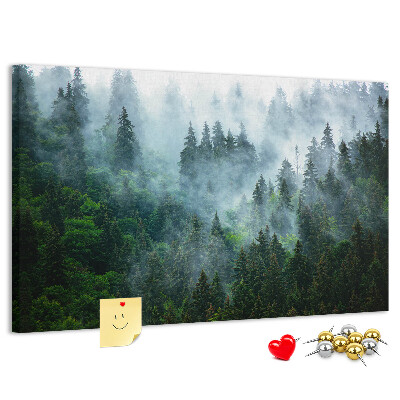 Tableau en liège Paysage de forêt brumeuse avec des pins