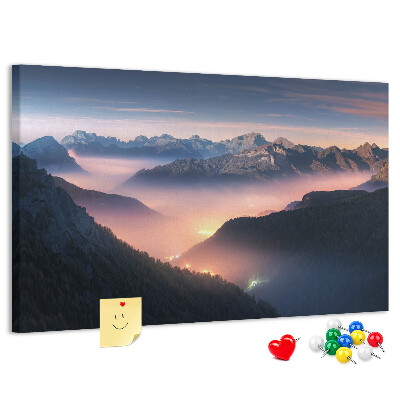 Tableau affichage liège Paysage de montagne pittoresque au crépuscule