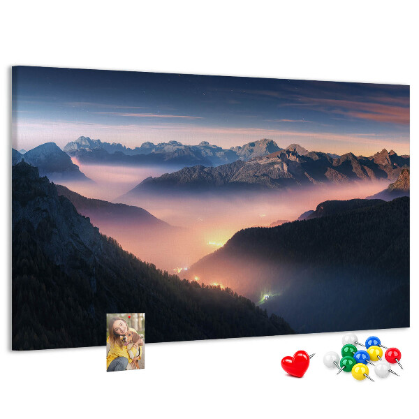 Tableau affichage liège Paysage de montagne pittoresque au crépuscule