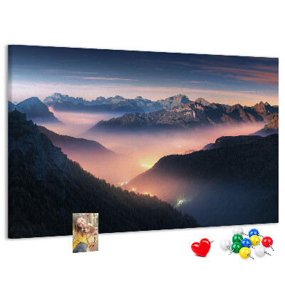 Tableau affichage liège Paysage de montagne pittoresque au crépuscule
