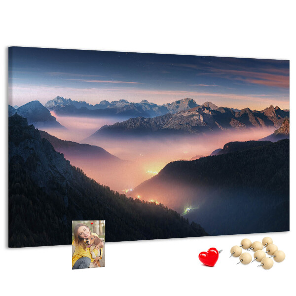 Tableau affichage liège Paysage de montagne pittoresque au crépuscule