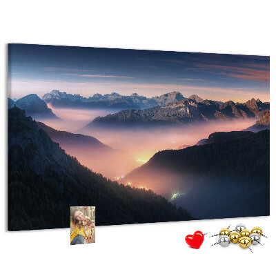 Tableau affichage liège Paysage de montagne pittoresque au crépuscule