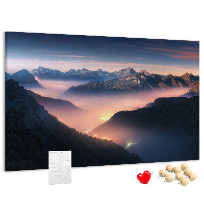 Tableau affichage liège Paysage de montagne pittoresque au crépuscule