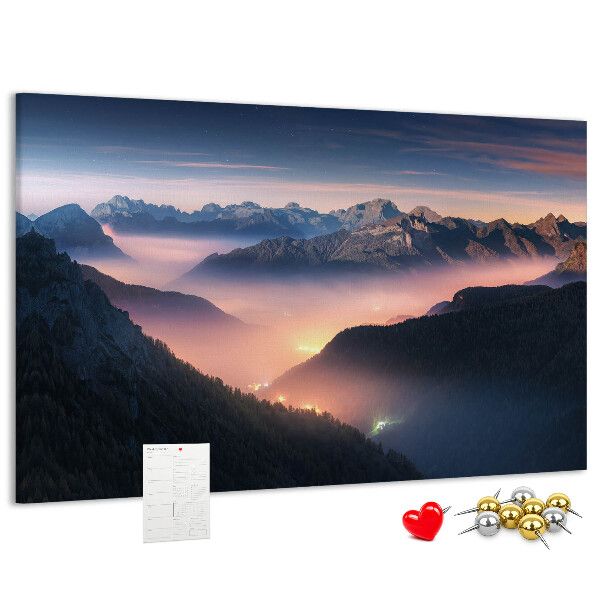 Tableau affichage liège Paysage de montagne pittoresque au crépuscule