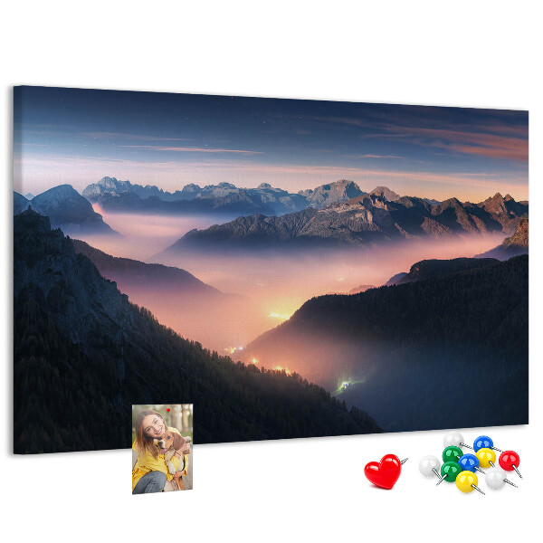 Tableau affichage liège Paysage de montagne pittoresque au crépuscule