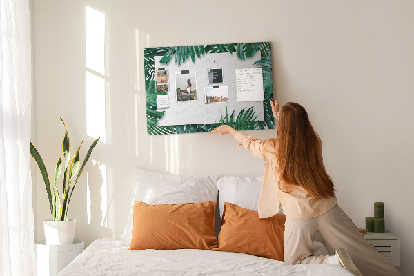 Tableau de liège Feuilles vertes dans un style tropical.