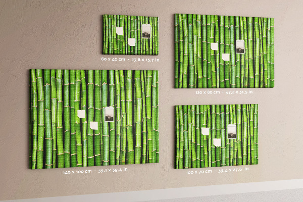 Tableau en liège Tiges de bambou vertes dans leur disposition naturelle