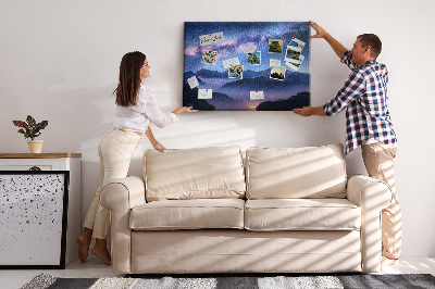 Tableau affichage liège Ciel nocturne au-dessus d'un paysage montagneux