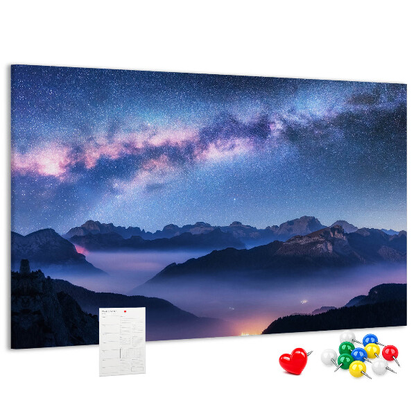 Tableau affichage liège Ciel nocturne au-dessus d'un paysage montagneux