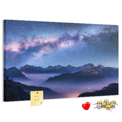 Tableau affichage liège Ciel nocturne au-dessus d'un paysage montagneux