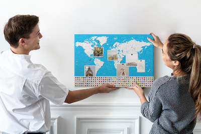 Tableau affichage liège Carte du monde colorée avec les drapeaux des pays
