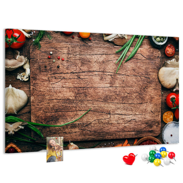 Tableau de liège Ingrédients naturels sur fond de bois