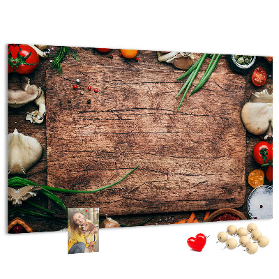 Tableau de liège Ingrédients naturels sur fond de bois
