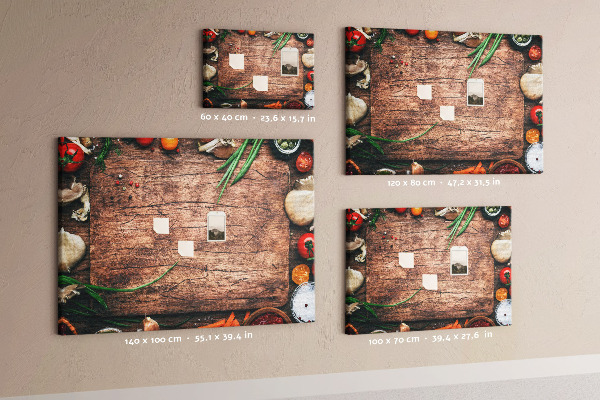 Tableau de liège Ingrédients naturels sur fond de bois