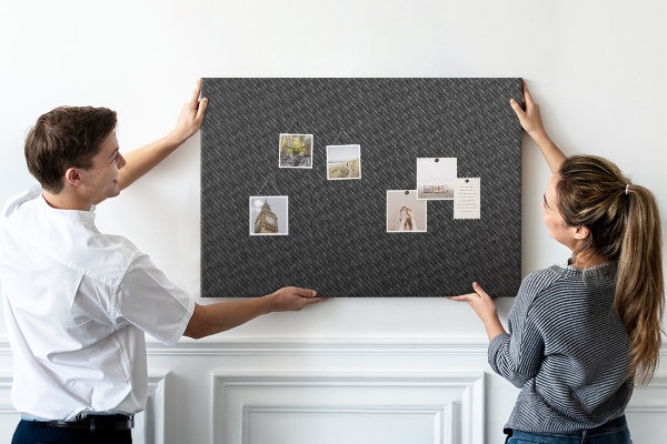 Tableau en liège Texture noire avec un délicat motif à carreaux
