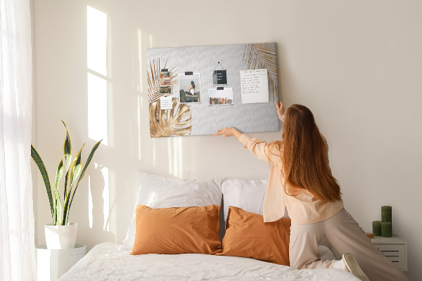 Tableau en liège Feuilles dorées sur fond blanc