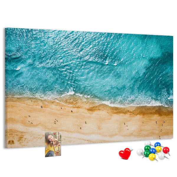 Tableau affichage liège Plage avec vagues et empreintes de pas
