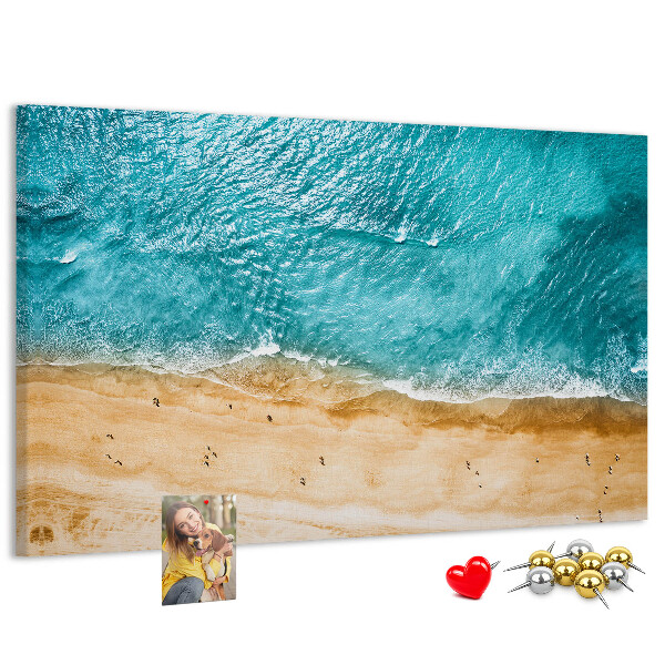 Tableau affichage liège Plage avec vagues et empreintes de pas