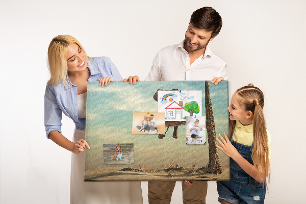 Tableau affichage liège Un éléphant sur une branche dans un paysage désertique