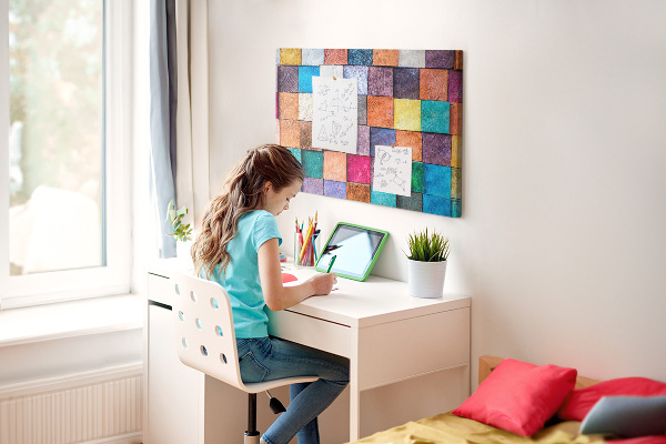 Tableau en liège Carrés colorés dans un motif en bois