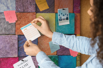 Tableau en liège Carrés colorés dans un motif en bois